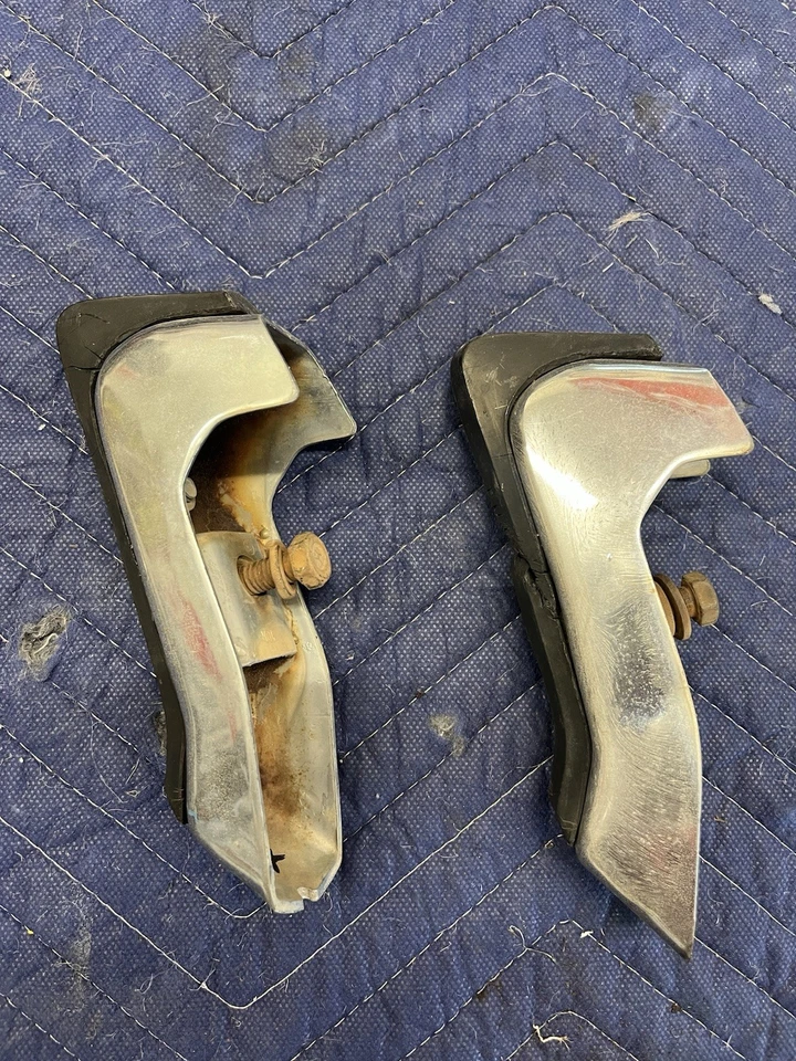 Dodge Dart 1967 1968 1969 cromo parachoques delantero protectores y cojines OEM Foto 2 de 4