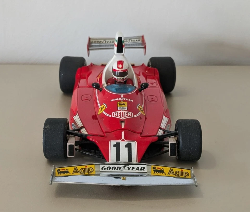 Paul's Model Art 1:18 Ferrari 312T #11 (1975) Paul's Model Art Red Metallic - Immagine 3 di 4