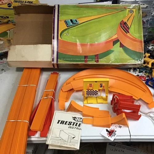 1968 Hot Wheels Redline Hot Curves Race Action Set Not Complete For Parts Restor