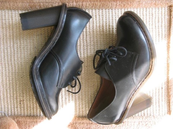 Women Dr. Martens Heels Black Leather 35