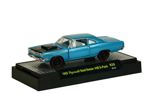 M2 Machines R30 Detroit 1969 Plymouth Road Runner 440 6-Pack 15-13 Diecast 1:64 - Picture 2 of 7