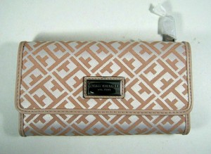 tommy hilfiger female wallets