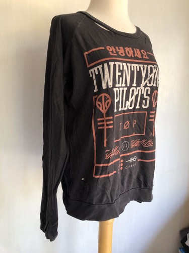 TWENTY ONE PILOTS Official TOP Clique Distressed Long Sleeve T-Shirt Size Large - Picture 2 of 4
