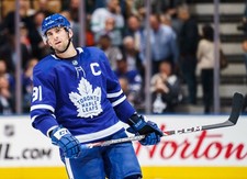 John Tavares Toronto Maple leafs 8x10 unsigned photo