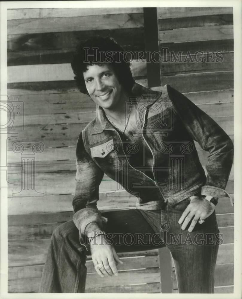 1986 Press Photo Singer Tom Jones - mjx75096