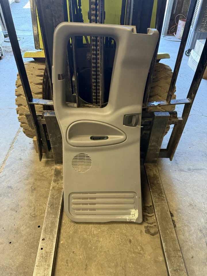 Painel traseiro Dodge Ram 2500 3500 1998.5-2001 acabamento de porta 28818963 cinza - Imagem 3 de 4