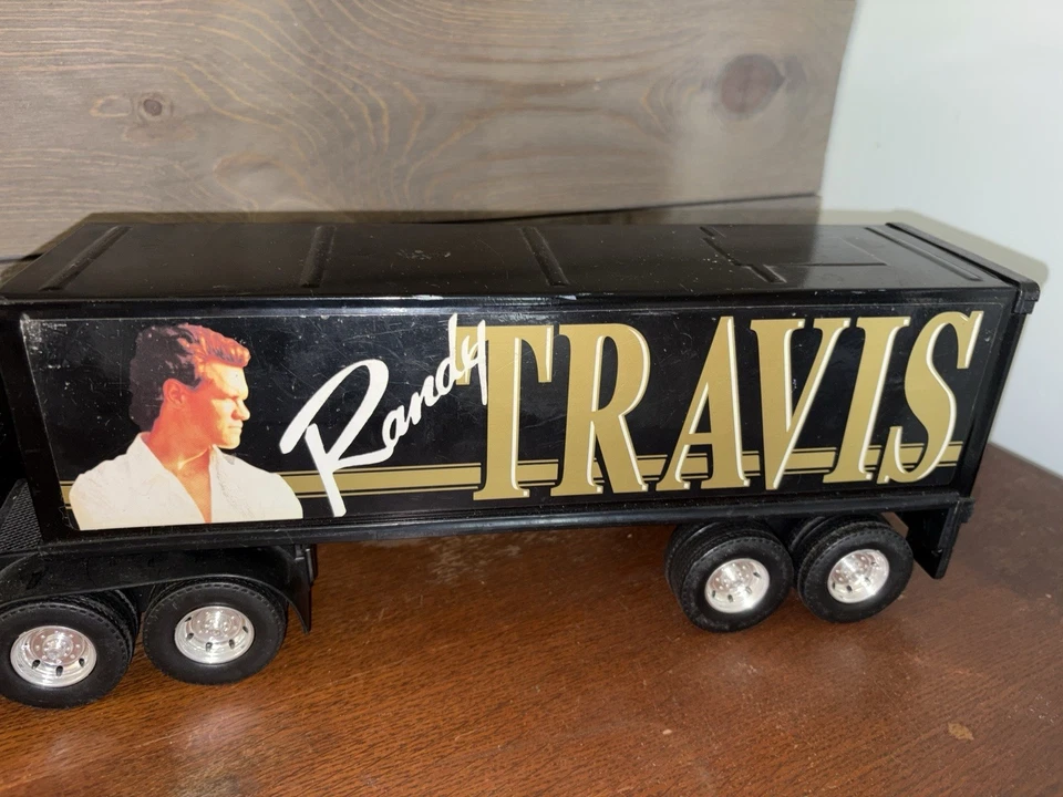 Remolque tractor Buddy L Kenworth Randy Travis Back to Country 1993 22" Foto 3 de 4