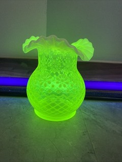 MOSSER URANIUM GLASS SNOWFLAKE VASELINE OPALESCENT 6" VASE RUFFLED EDGE