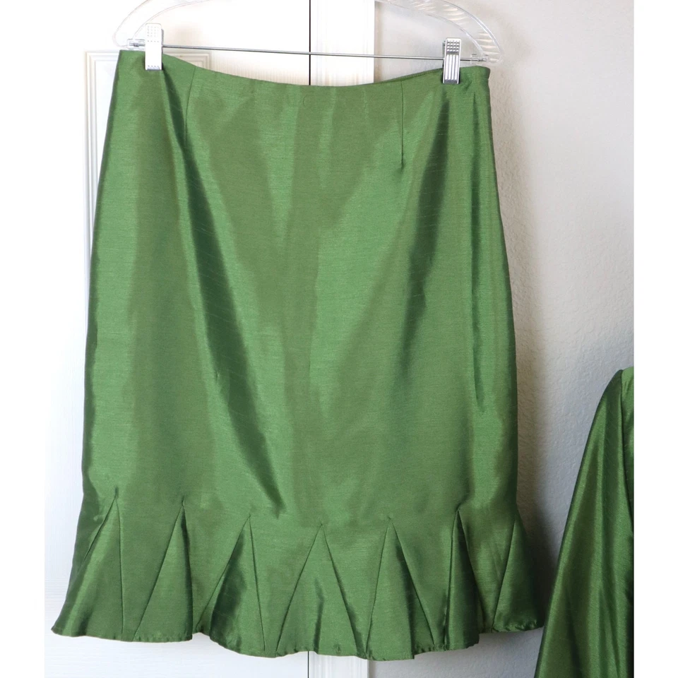 NUEVO CON ETIQUETAS Conjunto de Traje Falda Verde Y2K Larry Levine Lazo Plisado con Volantes Satén 10 Foto 3 de 4