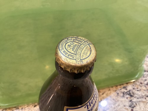 Vintage Imported From Germany - Helles Weihenstephan Brown Beer Bottle w/ Cap - Picture 8 of 10