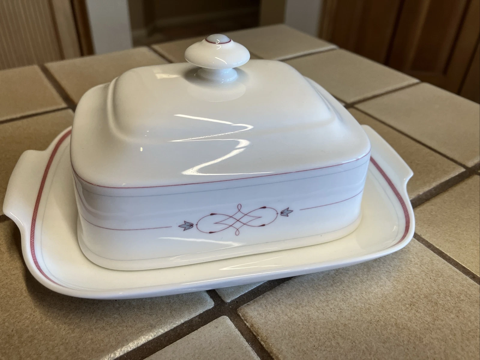 HEINRICH VILLEROY & BOCH ARAGON COVERED BUTTER DISH GERMANY APPEARS UNUSED F/S