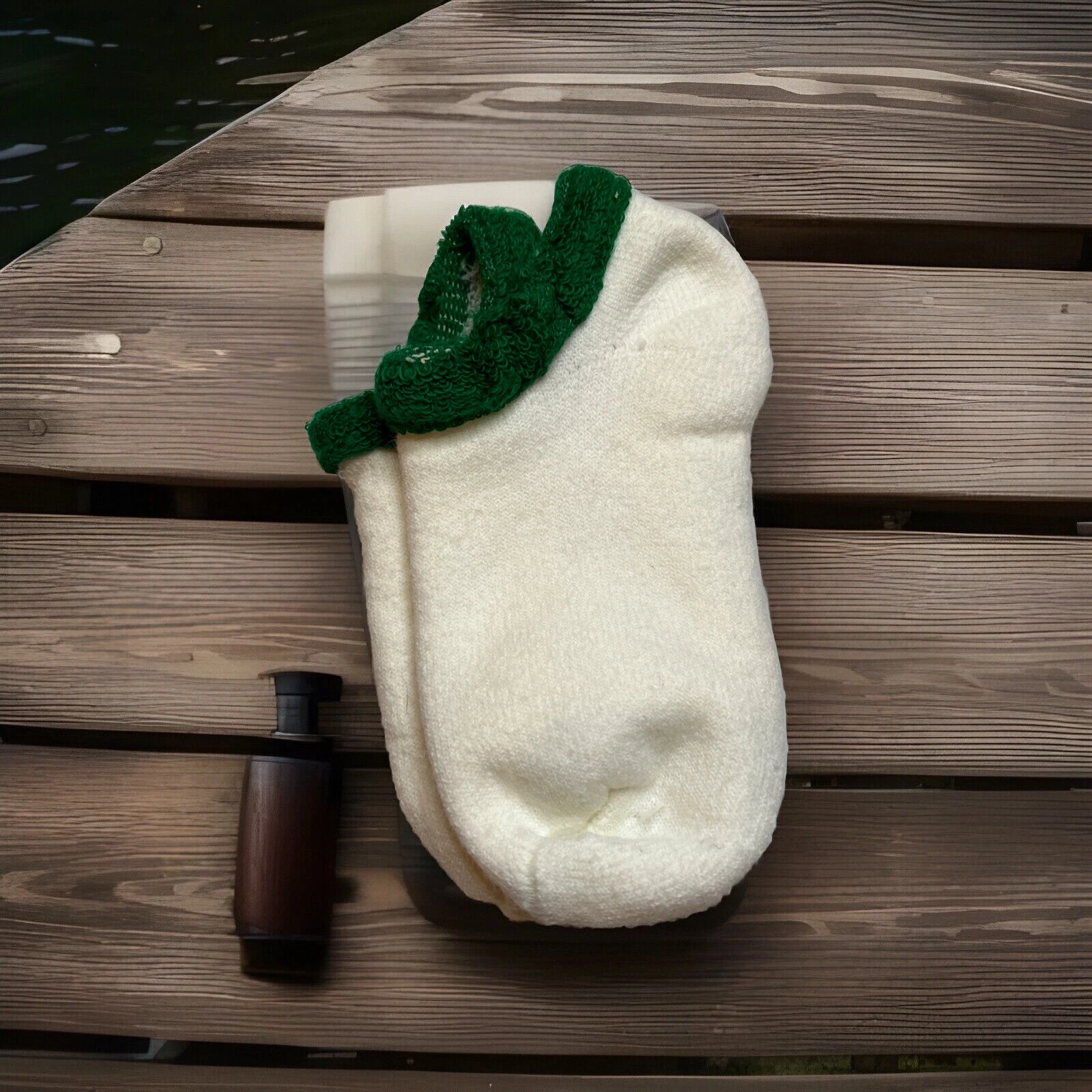 Women's Vintage Acrylic Blend Green Roll Down Ankle Socks Size 7-9 80s 90's