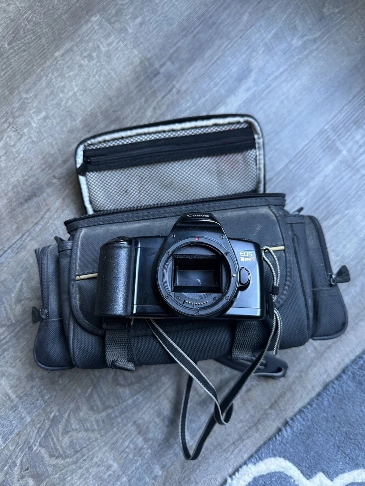 VINTAGE Canon EOS Rebel X SLR 35mm Film Camera WITH CASE (Untested)