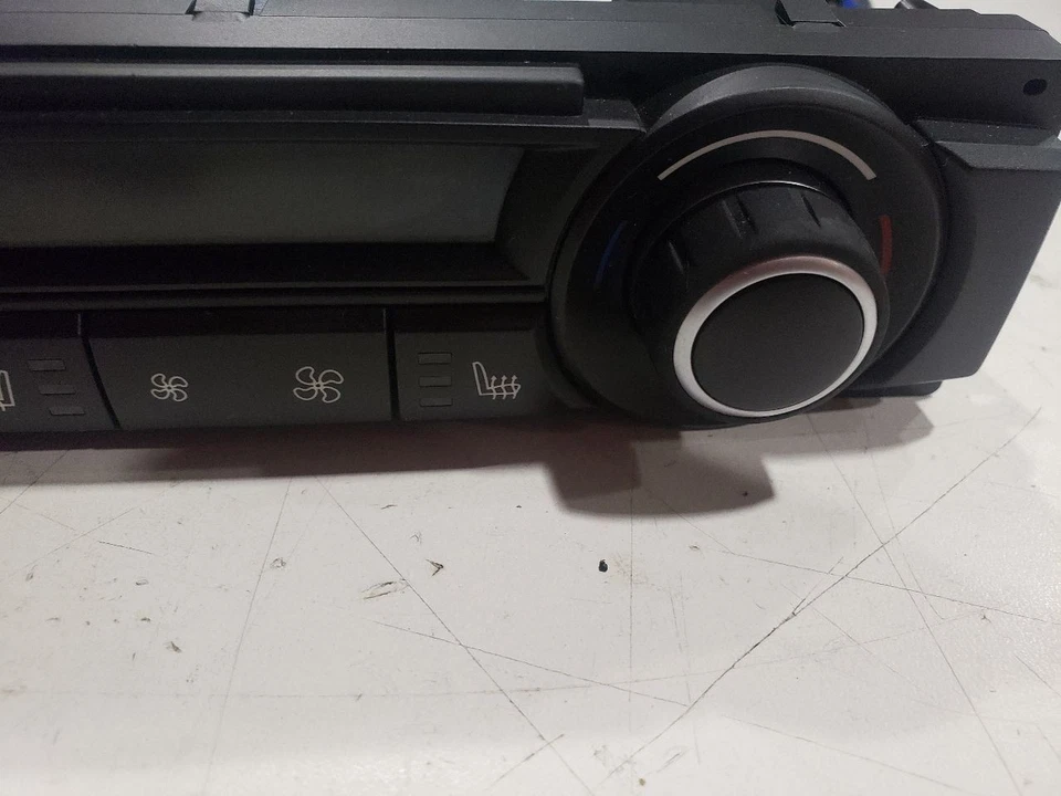 Assento traseiro e controle climático de temperatura - 2012 BMW X6M E71 - 08-14 OEM 9215515 - Imagem 3 de 4