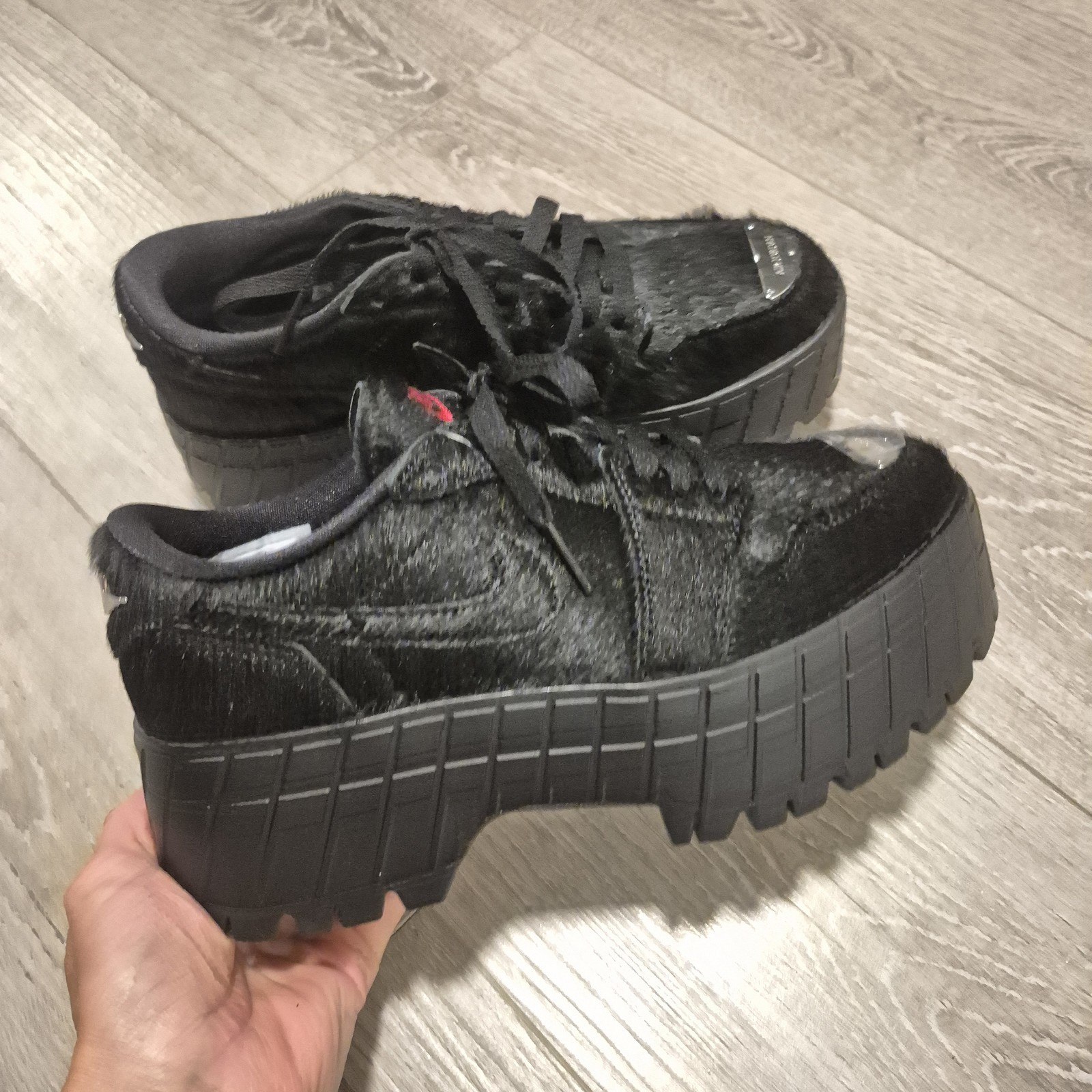 Scarpe Nike Air Jordan 1 Brooklyn basse in pelle di mucca nere pony da donna taglia 7 5 nuove