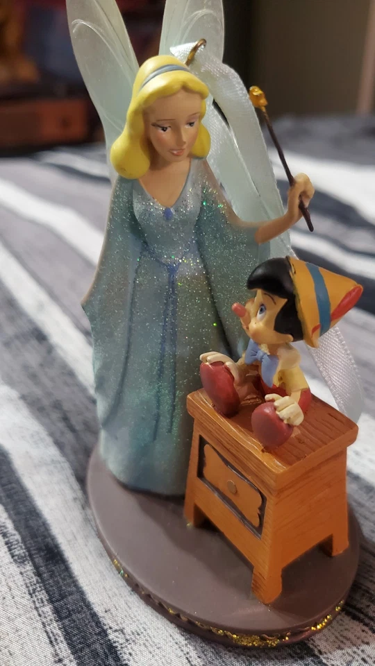 Adorno de Navidad de Pinocho y el Hada Azul de Disney Foto 3 de 4