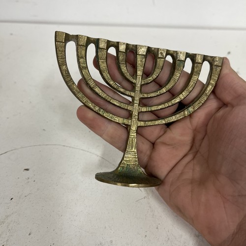 VINTAGE MCM Brass Judaica Menorah Tamar Jerusalem Israel Peace 9 Candle 3.5" - Picture 3 of 9