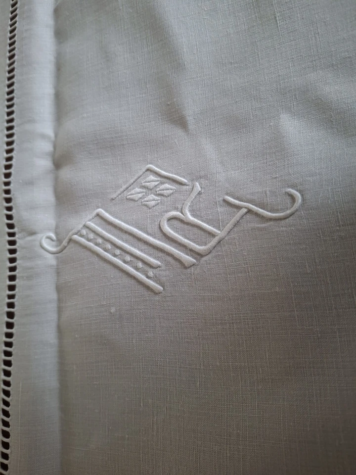 NAPPE rectangulaire ANCIENNE BRODEE, AJOUREE, lin 280 x 185 cm. Monnogrammée - Photo 3/4