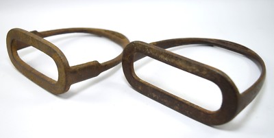 Ancienne paire d'étriers cheval de collection Inde décor