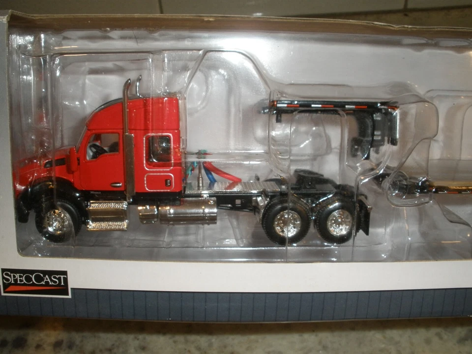 NEW 2021 PA FARM SHOW SPECCAST DIE CAST KENWORTH T880 TRACTOR FONTANE BOX - Image 4 of 4