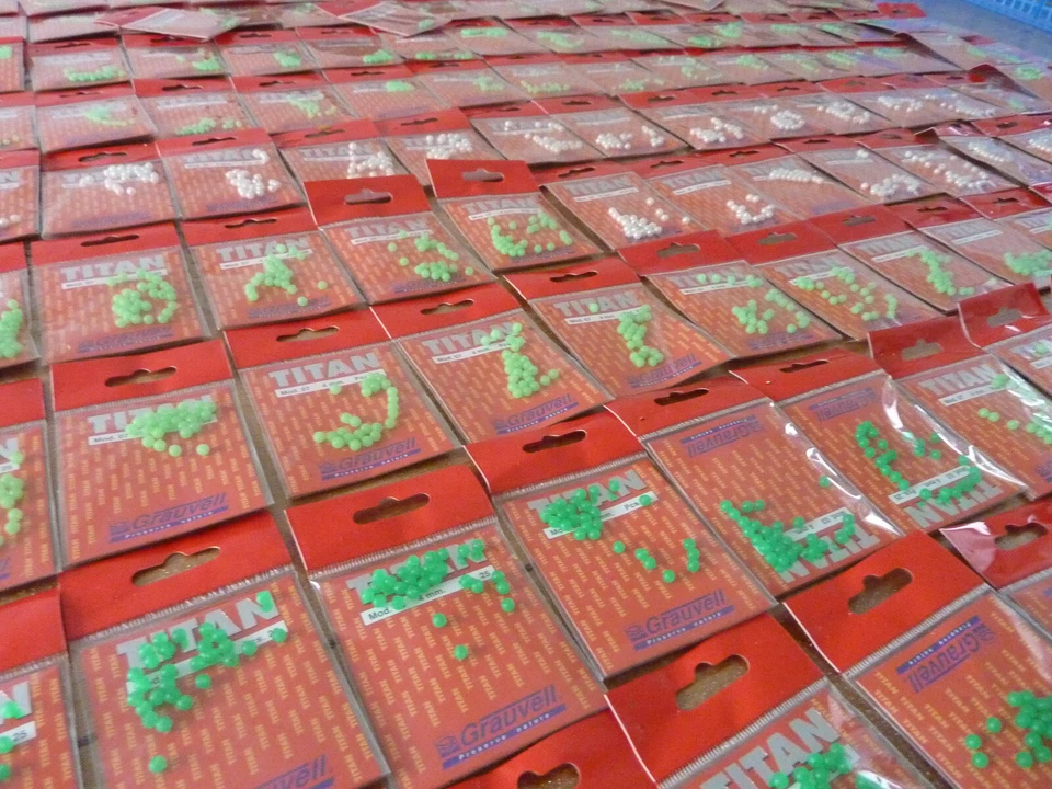 Lot 140 paquets de 25 perles TITAN GRAUVELL peche surfcasting mer bateau traine - Imagem 2 de 4