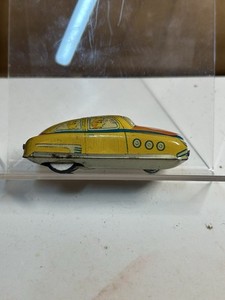 1950’s Unbranded Japanese Comic Car Family Sedan Litho Friction 2.75” Tin Toy
