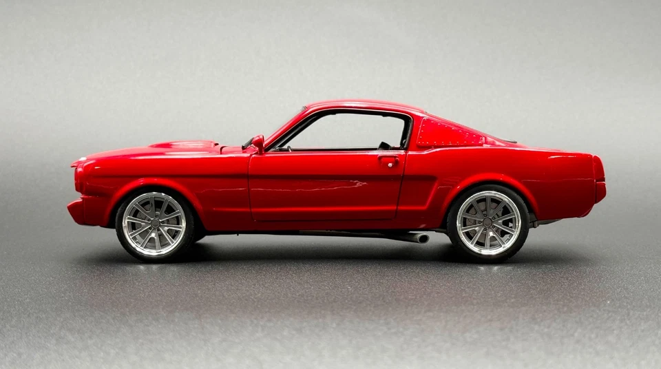 NUEVO EXCLUSIVO ACME - A1801887R - 1965 Shelby GT350R Pro Touring - Modelo 1:18 ACME Foto 3 de 4