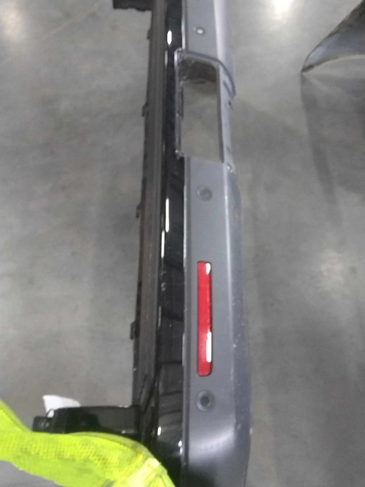 Conjunto de parachoques trasero usado se adapta a: Land Rover Lr4 2016 asistente de estacionamiento grado trasero Foto 2 de 4