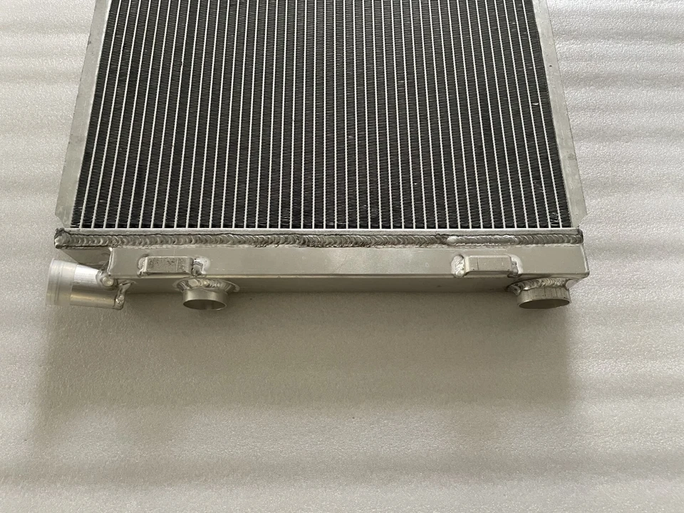 🥇Fit BMW 3 E30 320i / 323i / 325i / 325 ix 1982 - 1993 aluminum radiator - Image 3 of 4