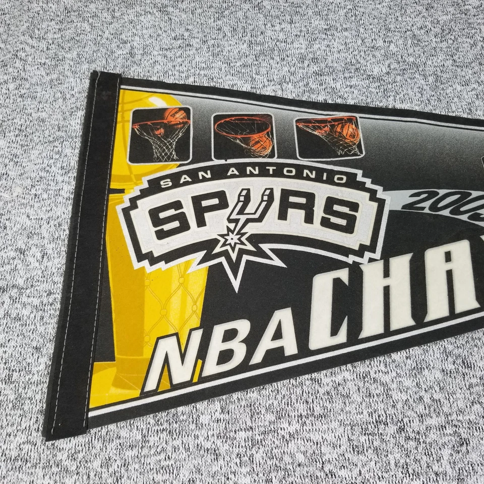 Banderín vintage de los San Antonio Spurs 2005 WINCRAFT NBA campeón Texas negro Foto 3 de 4