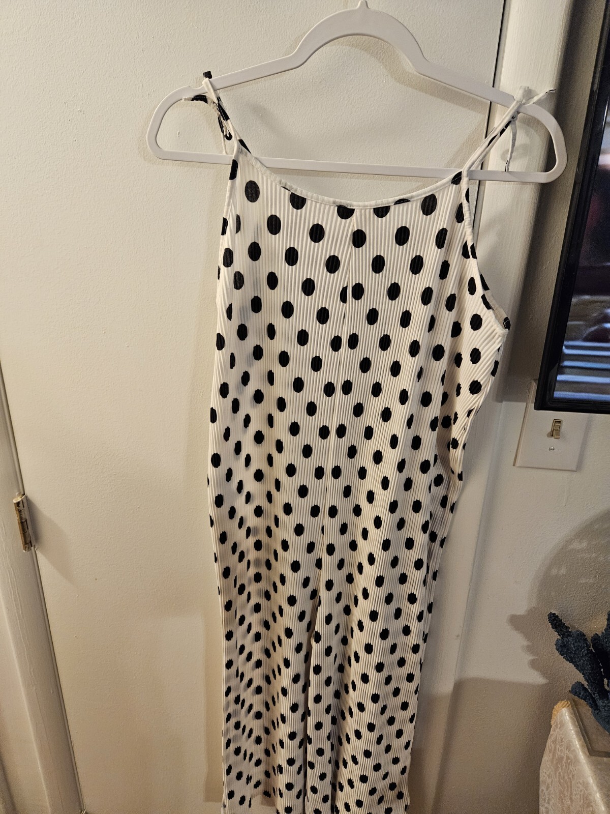 Picture 2 of 4
