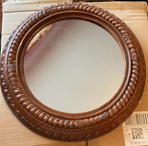 Vintage-style Carved Wood Or Gilt-wood Round Wall Mirror