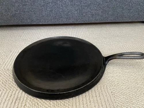 Vintage Cast Iron Round Griddle Pan Marked “9” On Bottom Wagner Griswold Lodge?