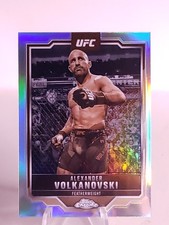 2025 Topps Chrome UFC - Alexander Volkanovski #18 Sepia Refractor