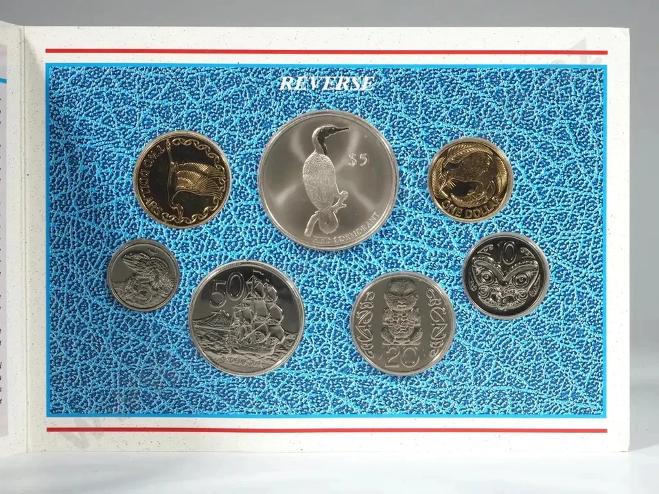 NZ ERROR COINS, UNC SET 2000, $5 PIED CORMORANT/SOLOMON ISLANDS MULE COIN - Image 2 of 3