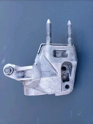 01-05 Honda Civic Engine Motor Post Mount Bracket Timing Side Alternator - Image 1 of 4