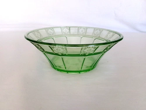 Jeannette GREEN DORIC 8-1/4" DEPRESSION GLASS BOWL - UV Glow