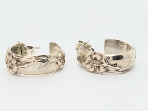 TIFFANY & CO Sterling Silver 925 Vintage Flower Hoop Earrings 6mm Wide Estate