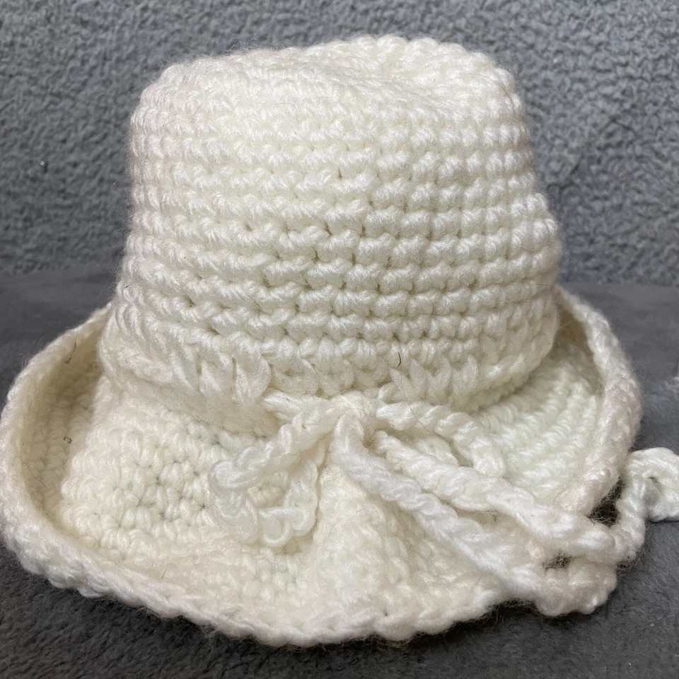 Sombrero de cubo para mujer blanco de ganchillo boina hecha a mano elástico ajustable de colección Foto 2 de 4