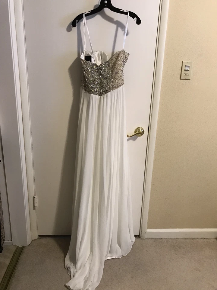 Hermoso Vestido Formal Blanco Terani P3168 Talla 4 - Nuevo/Nunca Usado  Foto 3 de 4