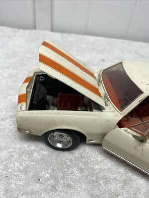 Road Legends Collection 1:18 Die Cast 1967 Chevrolet Camaro
