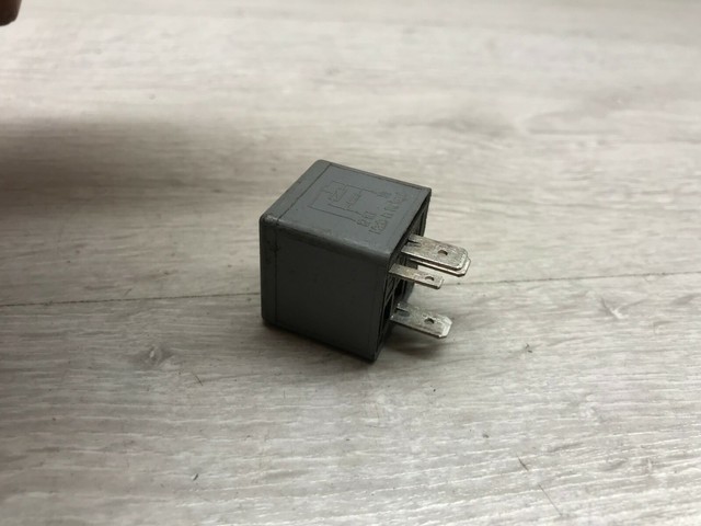 1j0906381a что за реле