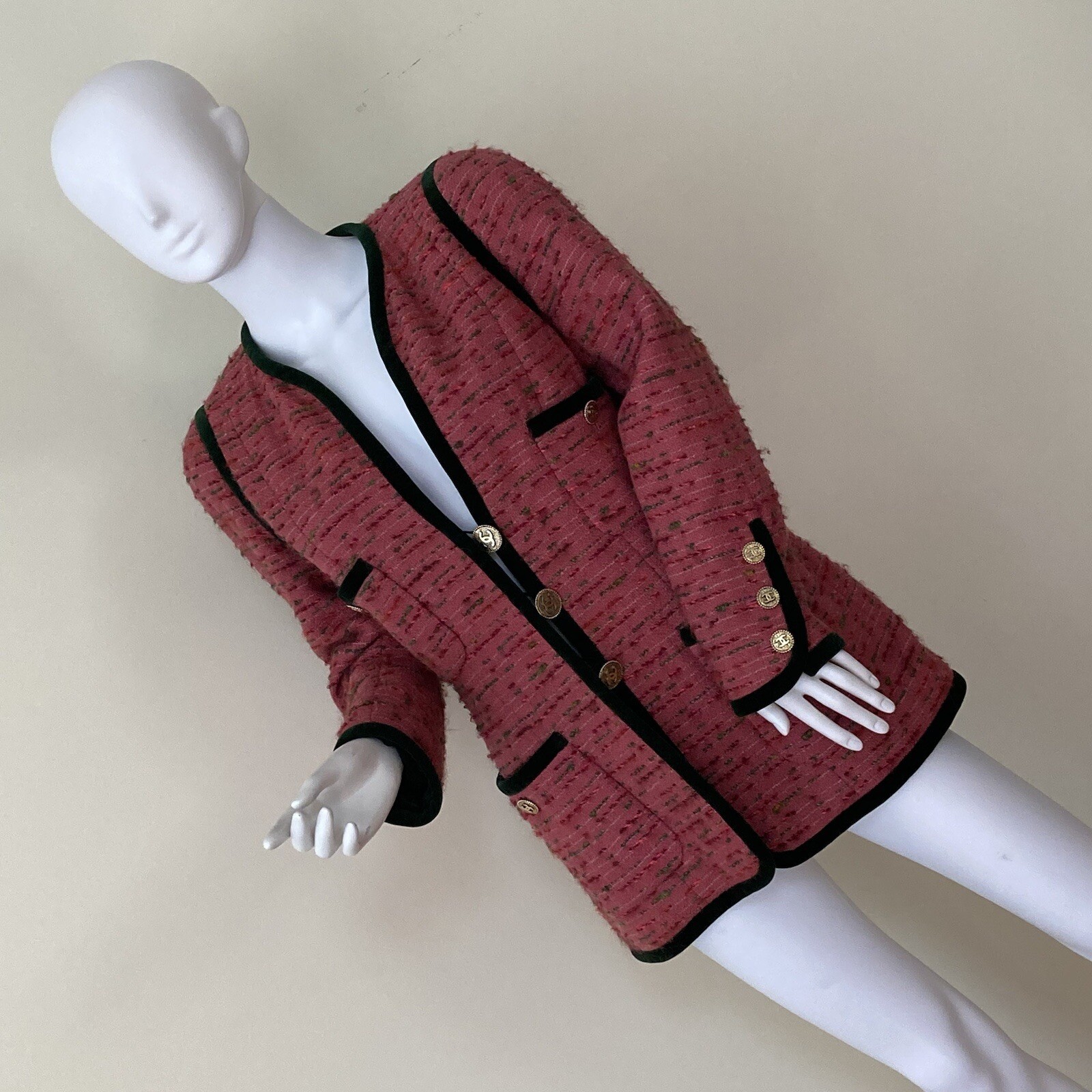 RaRe Vtg CHANEL BOUTIQUE BARBIE Pink FANTASY Boucle Jacket Green Velvet piping image 10