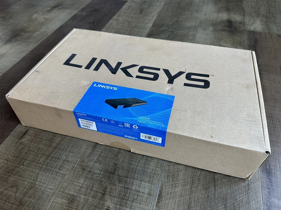 LINKSYS - LGS528 - 28 Port Managed Gigabit Switch - Power Cord - Rack Mount Kit - Image 4 of 4
