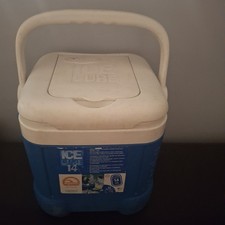 Igloo Ice Cube 12 Quart 14 Can Cooler With To...