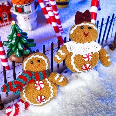 Vintage Gingerbread Boy & Girl Set Ornaments Peppermint Buttons Bow Scarf 2009