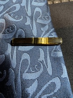 Cravatta vintage occhio di tigre fermacravatta tono oro classico retrò accessorio uomo