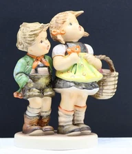 Goebel M.I.  Hummel figurine #49/I "To Market" TMK6 6.25" tall Germany