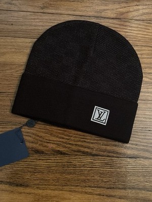 Men's Black Solid Beanie Hat One Size Knit Style with Logo Patch