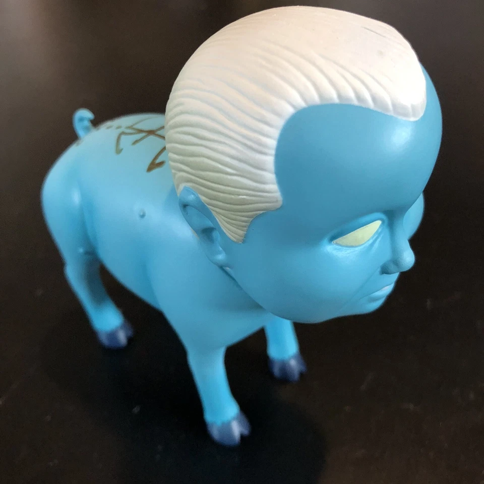 [REMARQUED~1of40] Jermaine Rogers - ‘SQUIRE The Templer' BLUE w/ GID EYES Figure - Image 3 of 4